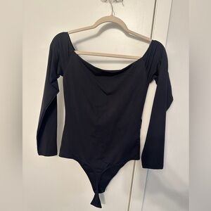 Aritzia Babaton Contour Boat Neck Bodysuit Size Medium